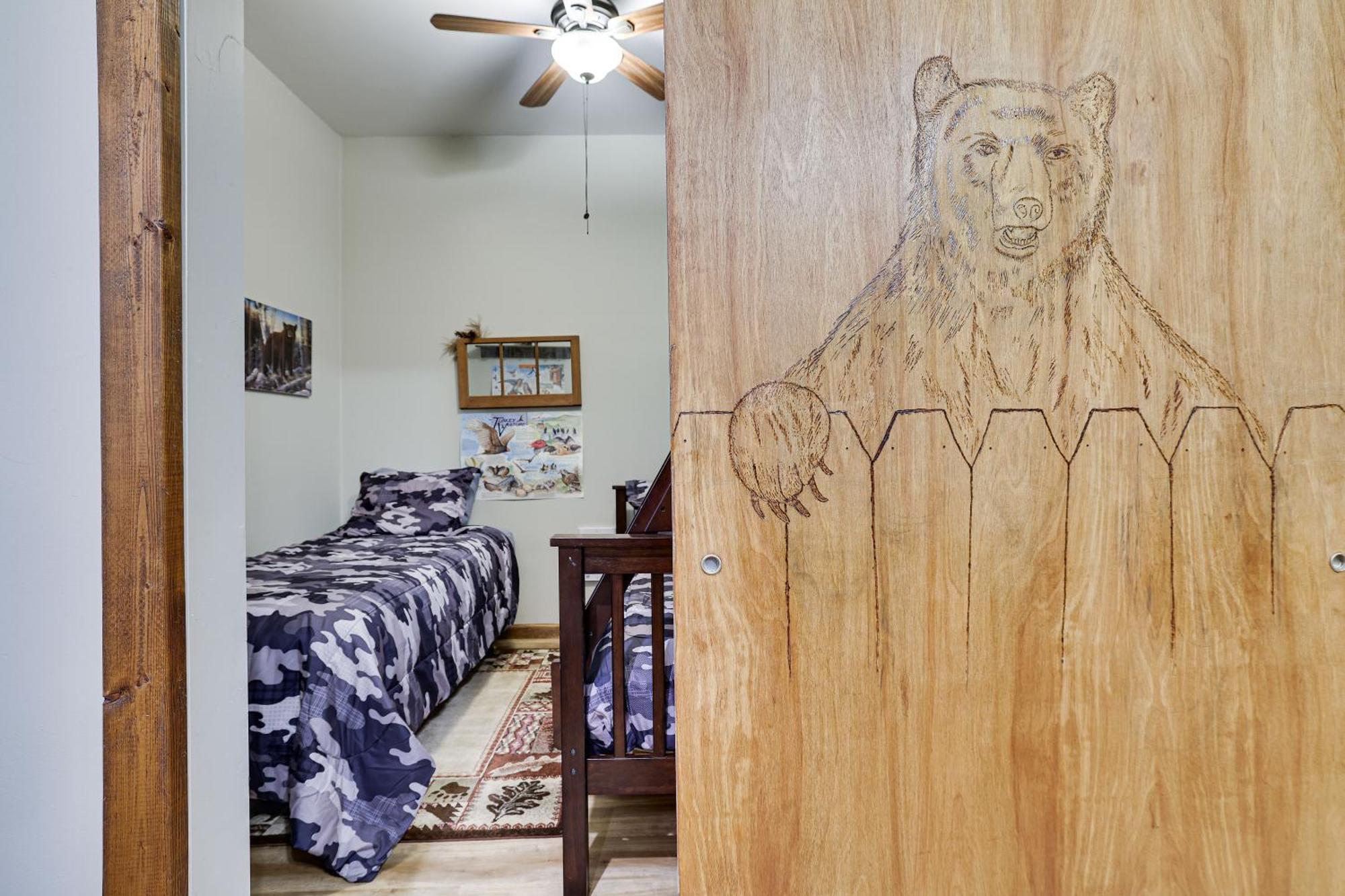 Serenity And Fun All In One In This Cozy Pocono Cabin Джим-Торп Экстерьер фото