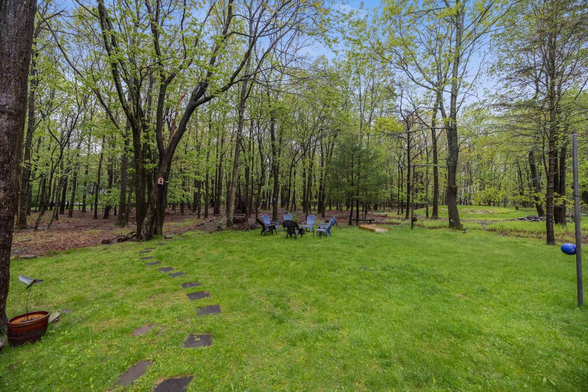 Serenity And Fun All In One In This Cozy Pocono Cabin Джим-Торп Экстерьер фото